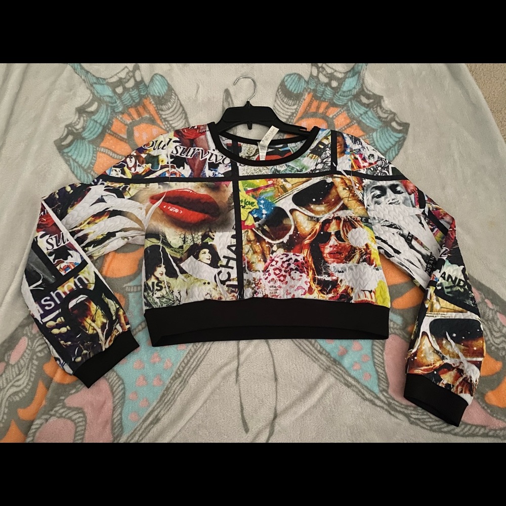 Long sleeve crop top